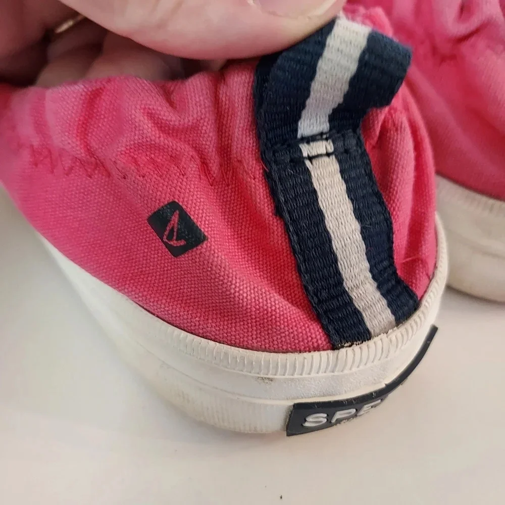 Sperry Women’s Crest Ebb Raspberry Canvas Lace Up Sneakers in Size 7.5M